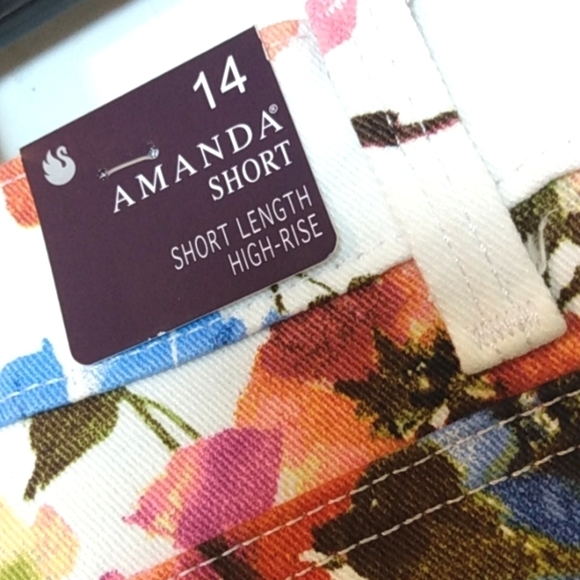 GLORIA VANDERBILT DREAM GARDEN VINTAGE WHITE HIGH RISE AMANDA SHORTS SIZE 14 NWT - Picture 5 of 6